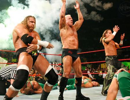voici ric flair qui se prend pour un membre des dx